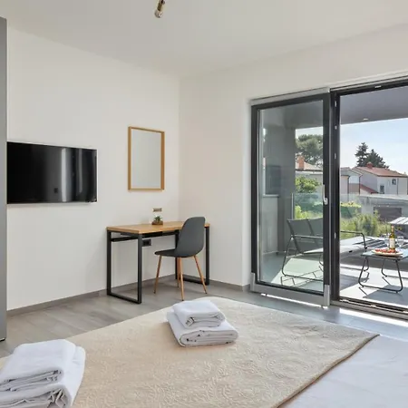 Modern Nea With Outdoor Pool In Villa