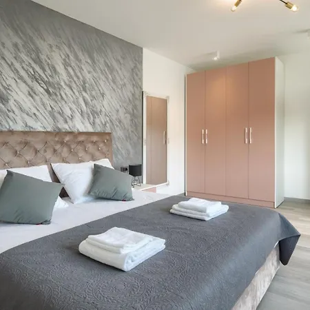 Modern Nea With Outdoor Pool In Villa
