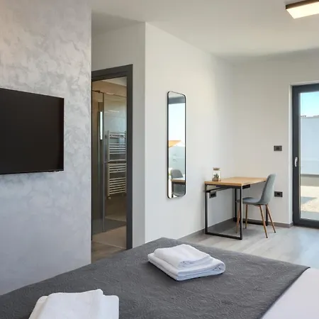 Villa Modern Nea With Outdoor Pool In Pula