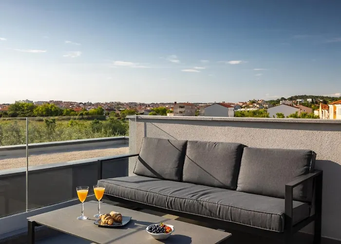 Villa Modern Nea With Outdoor Pool In Pula