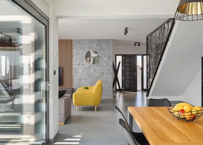 Villa Modern Nea With Outdoor Pool In
