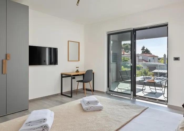 Modern Nea With Outdoor Pool In Villa