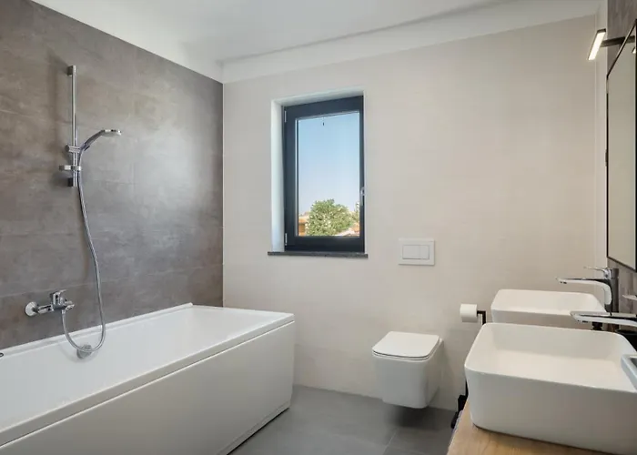 Villa Modern Nea With Outdoor Pool In Pula