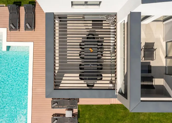 فيلة Modern Nea With Outdoor Pool In